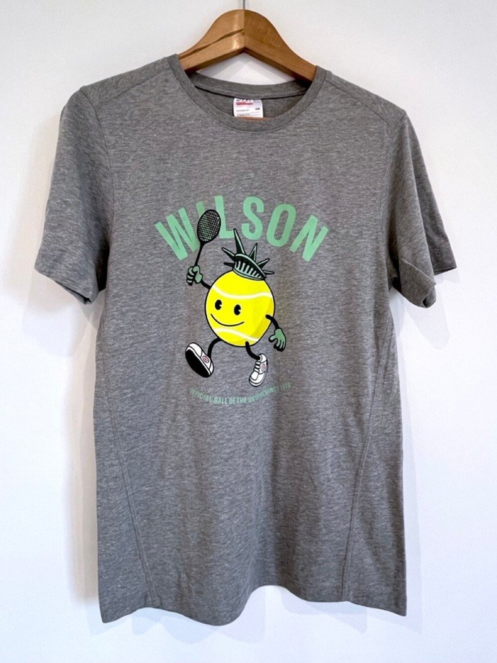 Wilson US Open Tennis Ball Liberty Graphic Tee Gray XS Sporty
